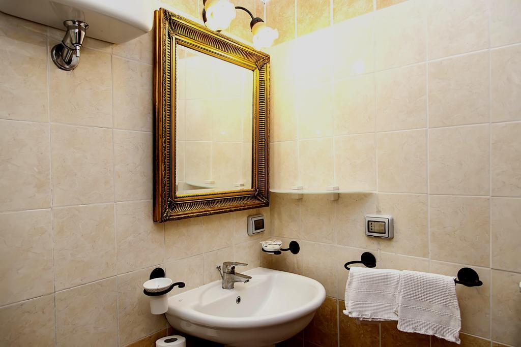 Antico Belvedere B&B เลชเช ห้อง รูปภาพ