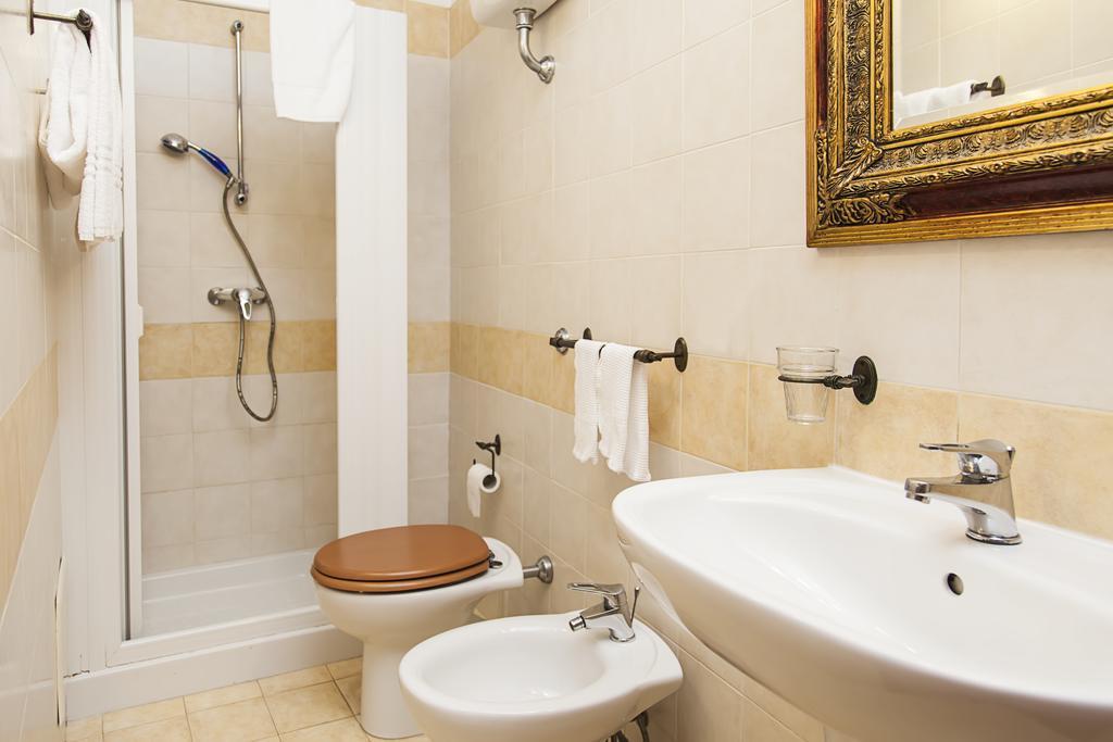 Antico Belvedere B&B เลชเช ห้อง รูปภาพ