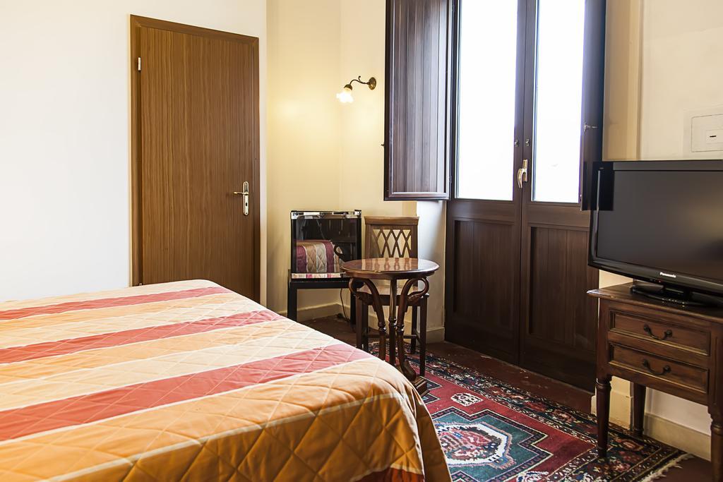 Antico Belvedere B&B เลชเช ห้อง รูปภาพ