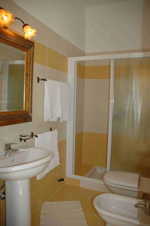 Antico Belvedere B&B เลชเช ห้อง รูปภาพ